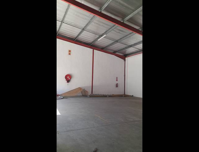 342M² WAREHOUSE TO LET IN SPRINGFIELD